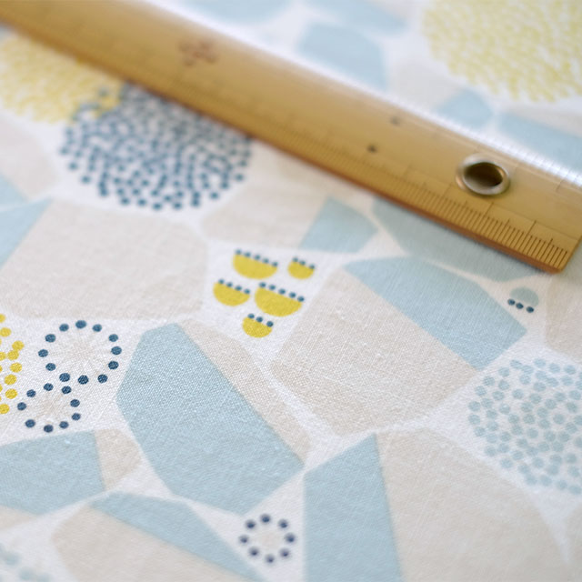 手刷りの生地「石垣」水色