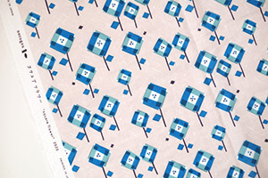 綿ダブルガーゼ「スクエアフラワー」ブルー 