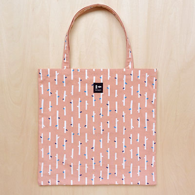 手刷り生地のトートバッグ「小枝」