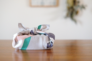 ハンカチ・お弁当包み「山なみ」ライトグレー