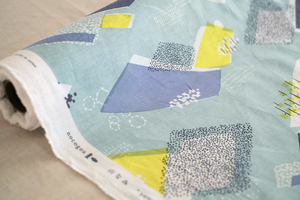 手刷りの生地「山なみ」スカイブルー